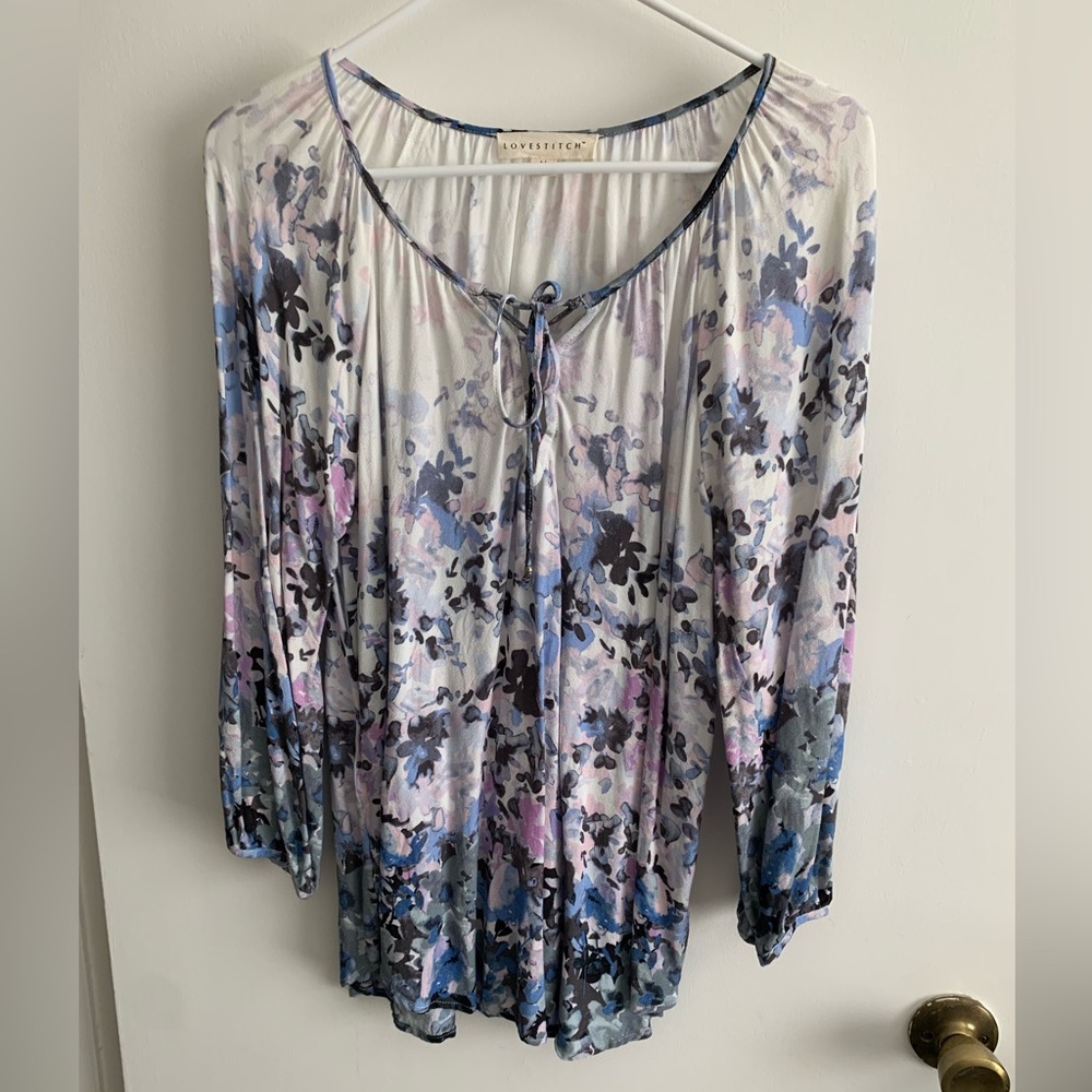 Love stitch medium size blue floral blouse
